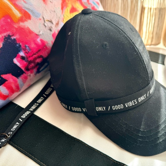 3 baseball caps, made in Korean - Picture 5 of 5